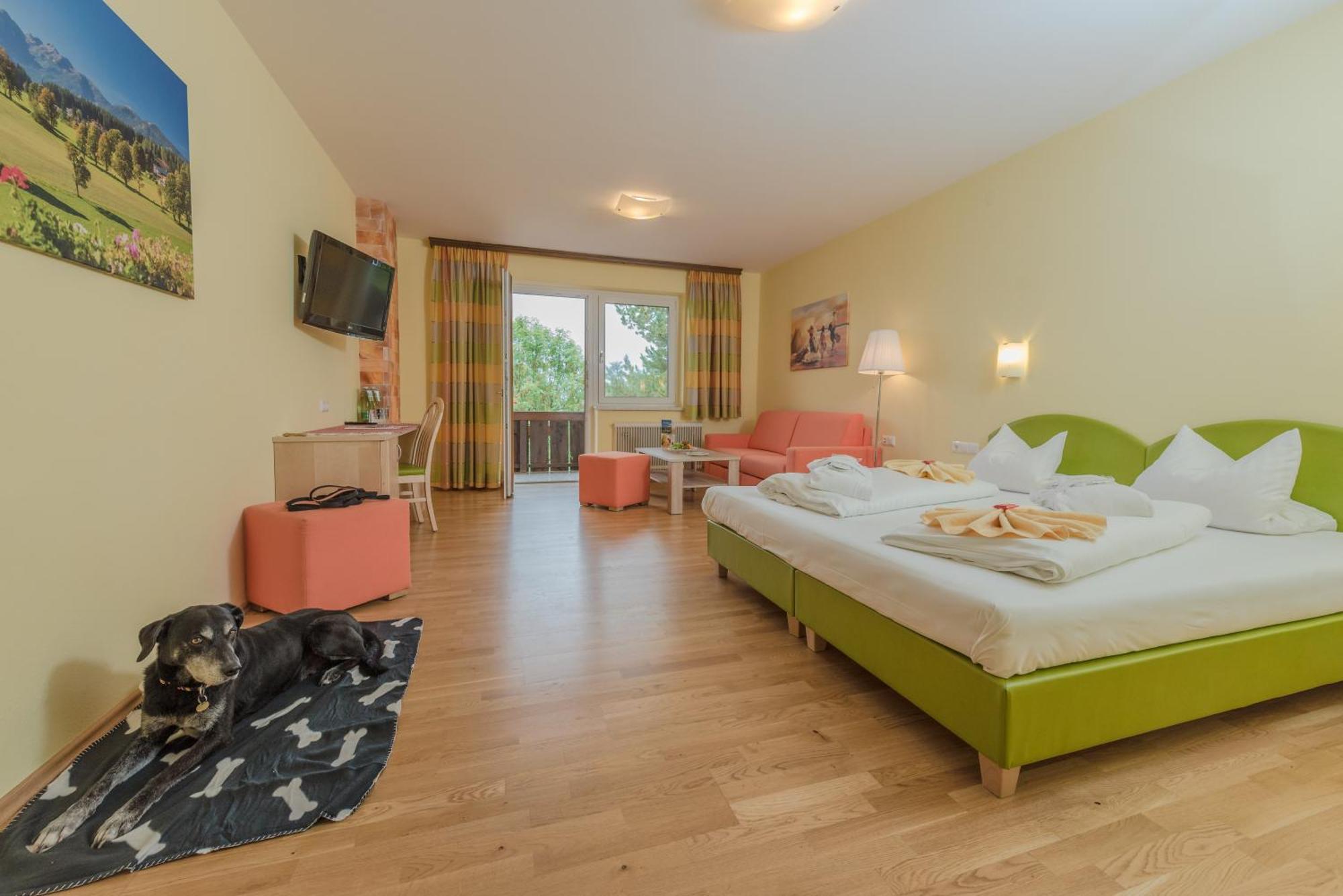 Almfrieden Hotel & Romantikchalet Рамзау ам Дахщайн Екстериор снимка